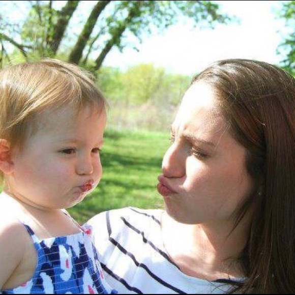 Meet your Posher, Tara - Picture 3 of 3